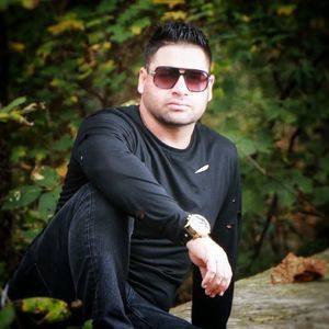 Meet your Posher, Adonis